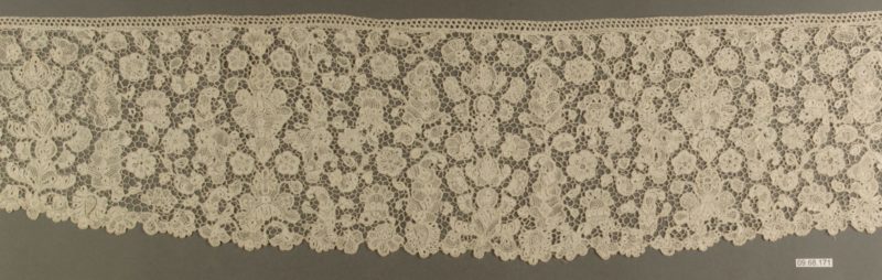 Sleeve trimming (Engageantes), 18th century, Italian, Venice, Needle lace, L. 35 x W. 5 1:2 inches (88.9 x 14.0 cm), Metropolitan Museum of Art, 09.68.171
