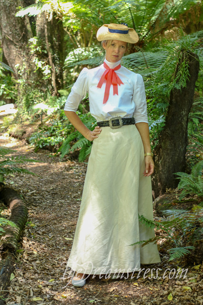 The Scroop Fantail Skirt by Linen & Linings thedreamstress.com
