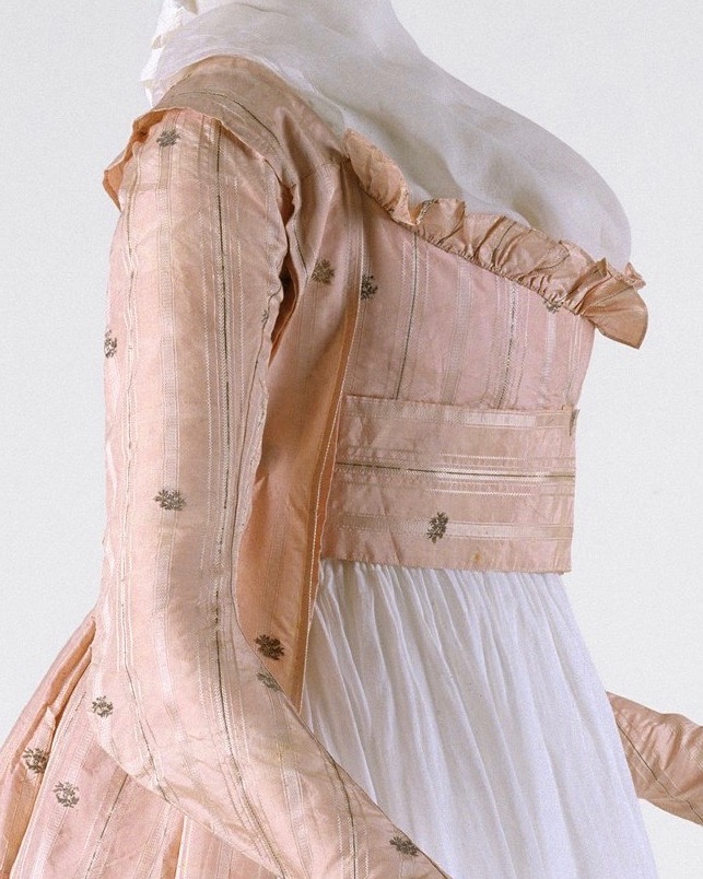 Robe, 1790s, American, silk, Metropolitan Museum of Art, 1998.269