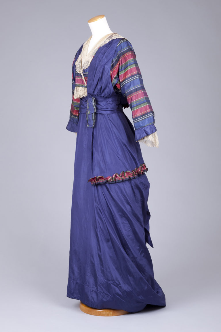 Rate the Dress: 1910s blue, bustling & stripes - The Dreamstress