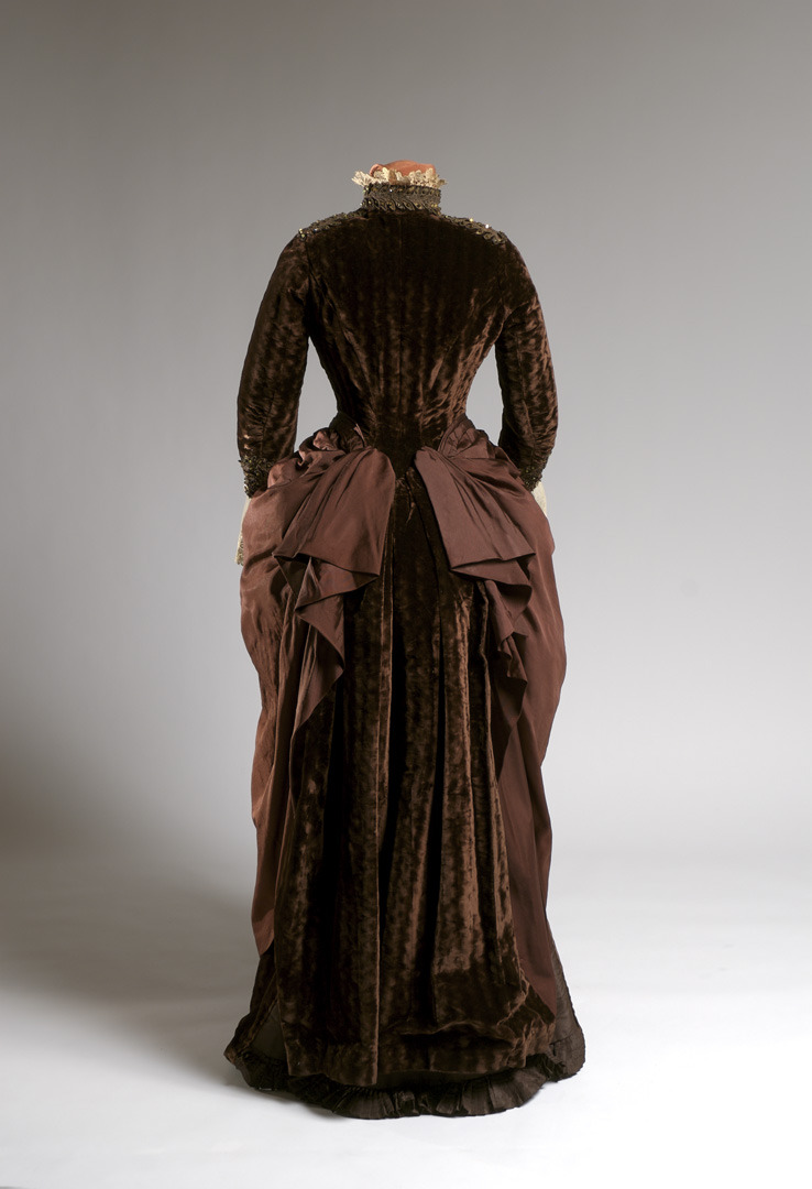 Carriage dress, 1885 The Agnes Etherington Art Centre at Queen’s University