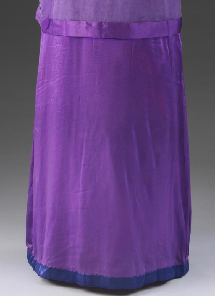 Evening dress, London, 1912, Lucile (1863 - 1935), Silk, embroidered & appliqued metal thread, glass beads, sequins (gelatin?), metal hooks & eyes, silk net,  ©Victoria & Albert Museum T.35-1960