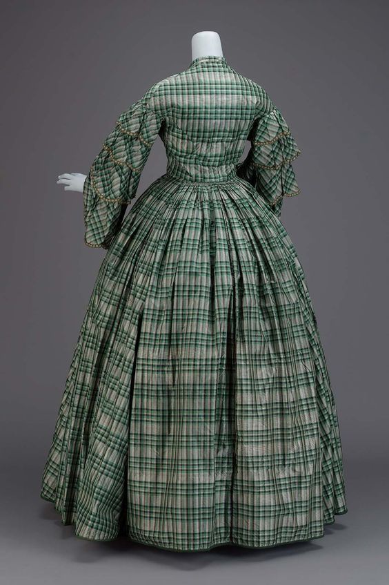 Dress, American, mid-19th century, Silk taffeta, cotton twill lining, plush velvet buttons, silk ribbon trim, whalebone, Gift of Miss Eleanor E. Barry, MFA Boston, 53.2222a-b