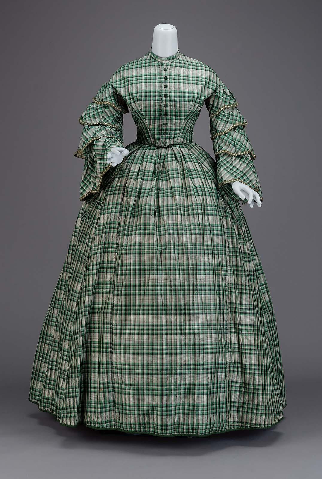 Dress, American, mid-19th century, Silk taffeta, cotton twill lining, plush velvet buttons, silk ribbon trim, whalebone, Gift of Miss Eleanor E. Barry, MFA Boston, 53.2222a-b