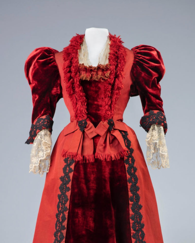 Rate the Dress: Late Victorian Velvet - The Dreamstress