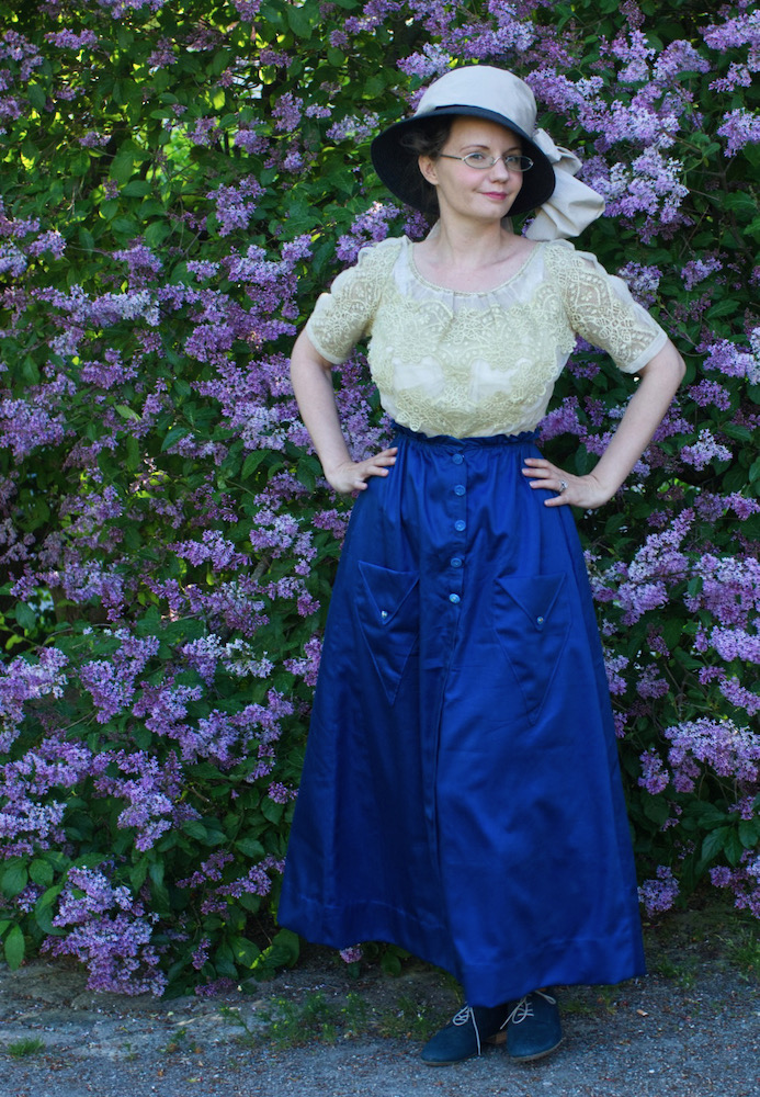 Maria of @sew_through_time in the Scroop Patterns Kilbirnie Skirt scrooppatterns.com