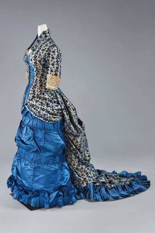 Reception gown, ca. 1876, Centraal Museum