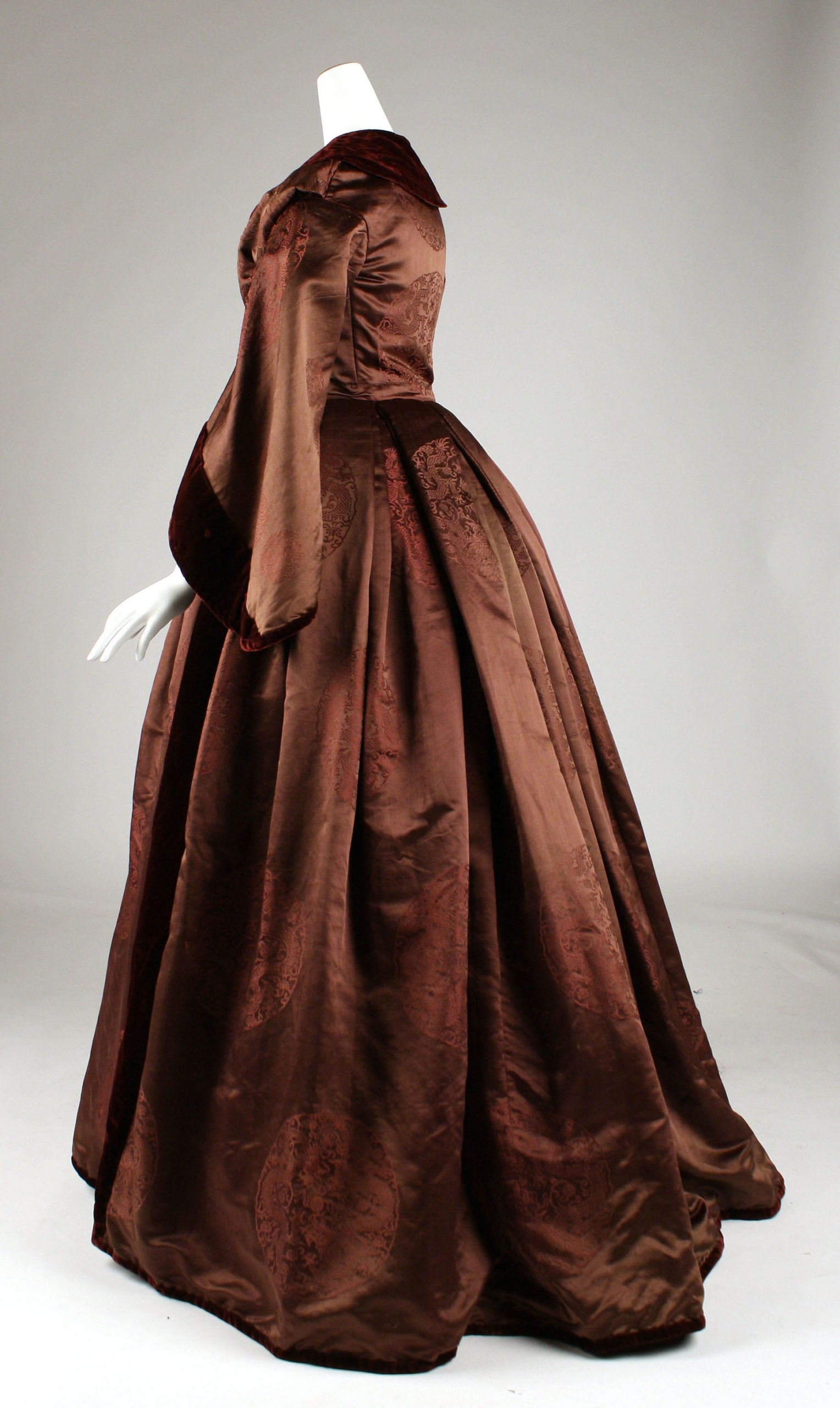 Day Dress, ca. 1850, British, silk, Purchase, Gifts in memory of Paul M. Ettesvold, and Judith and Gerson Leiber Fund, 1994, Metropolitan Museum of Art, 1994.302.1
