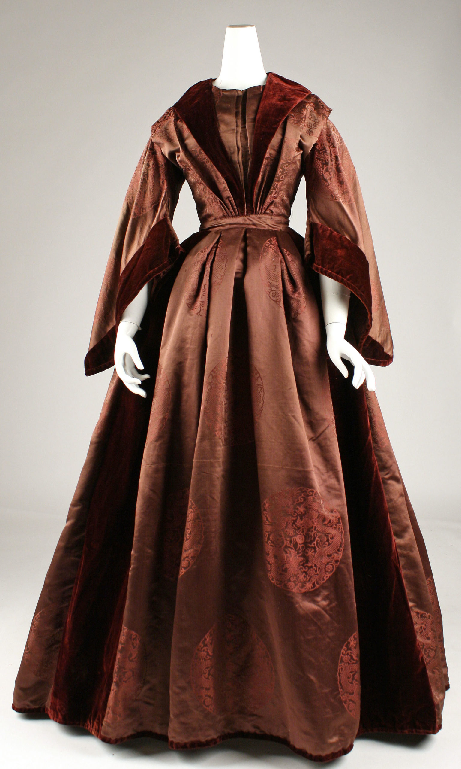 Day Dress, ca. 1850, British, silk, Purchase, Gifts in memory of Paul M. Ettesvold, and Judith and Gerson Leiber Fund, 1994, Metropolitan Museum of Art, 1994.302.1