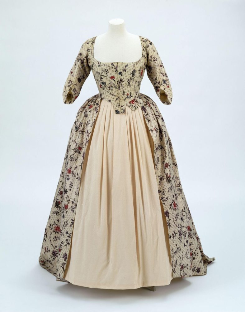 Gown of Indian cotton chintz painted and block-printed, fabric made in Coromandel Coast, dress made in the Netherlands, ca. 1780, Victoria & Albert Museum, T.217-1992