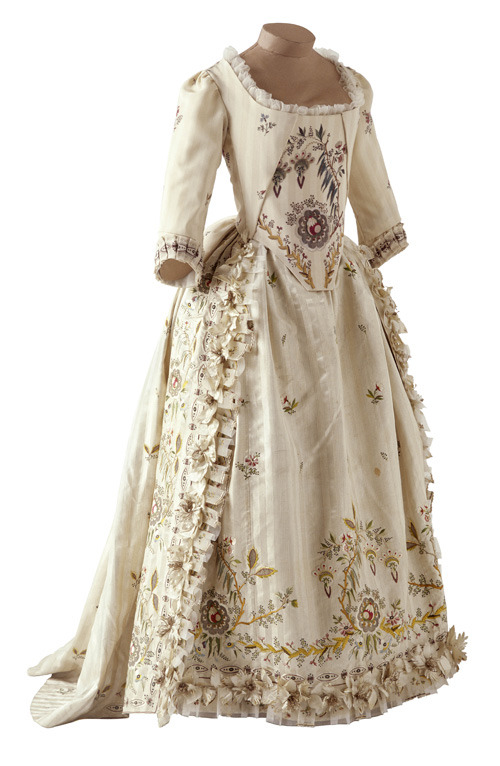 Gown “robe parée”, 1780-85, France, silk with applique, embroidery and gauze flounces, Musée des Tissus de Lyon