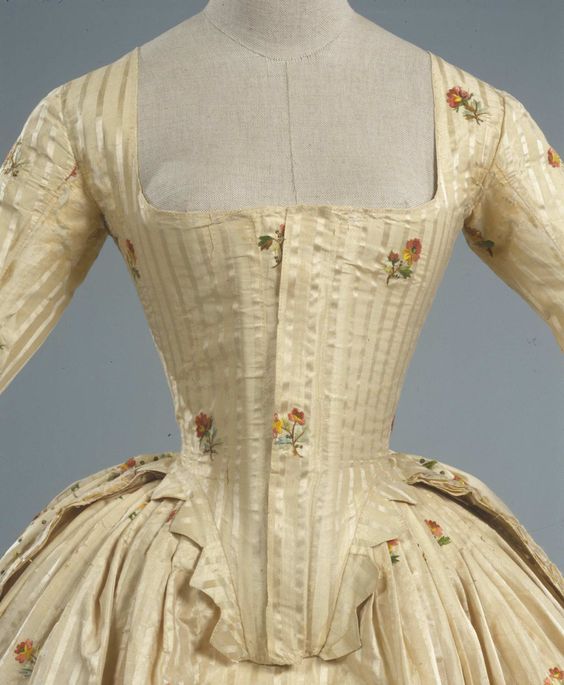 Robe à l'Anglaise (Italian Gown), 1780, Italy, Silk, silk thread embroidery, silk gauze, sequins Galleria del Costume di Palazzo Pitti