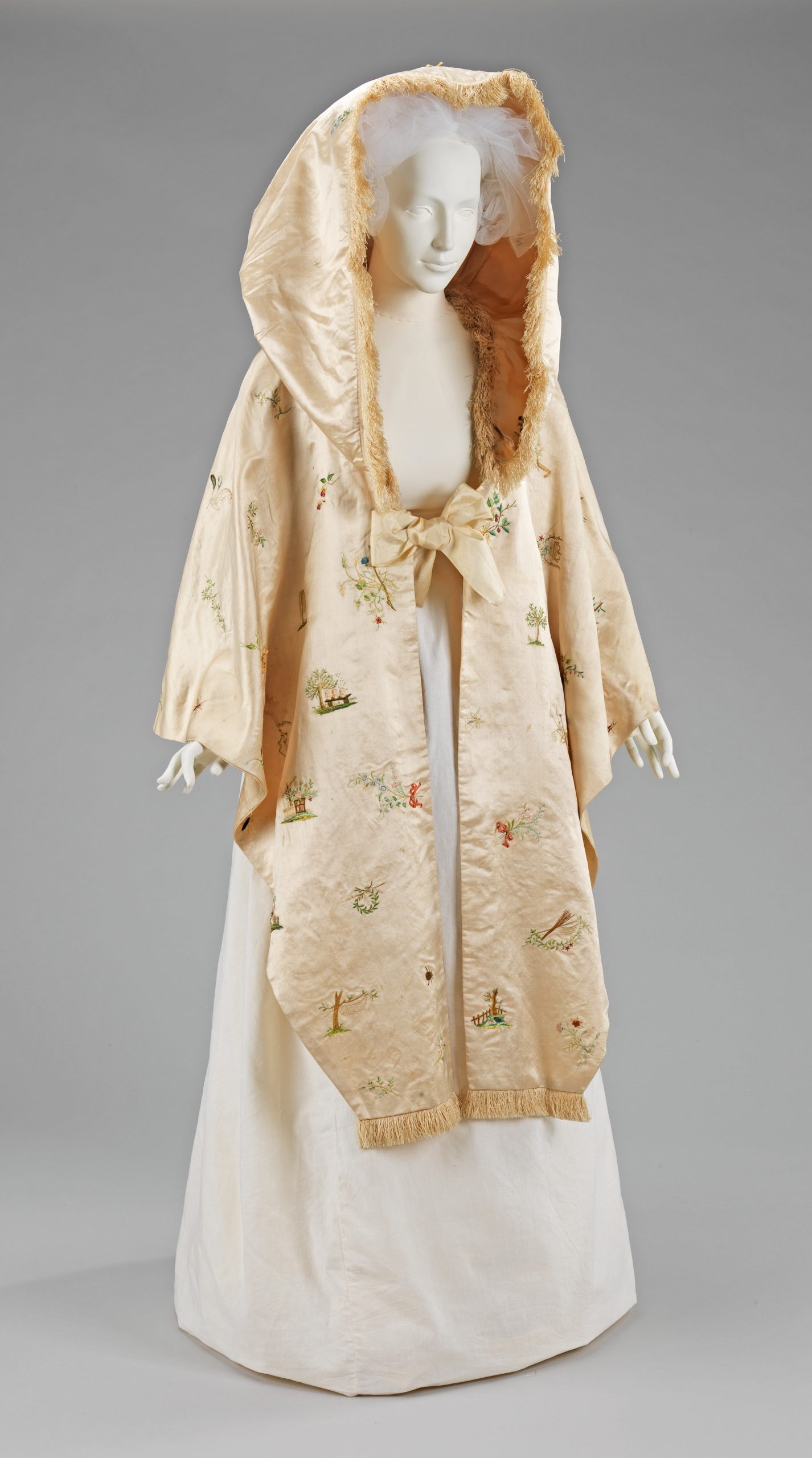 Cape, 1795–1800, British, silk, Brooklyn Museum Costume Collection at The Metropolitan Museum of Art; 2009.300.3890