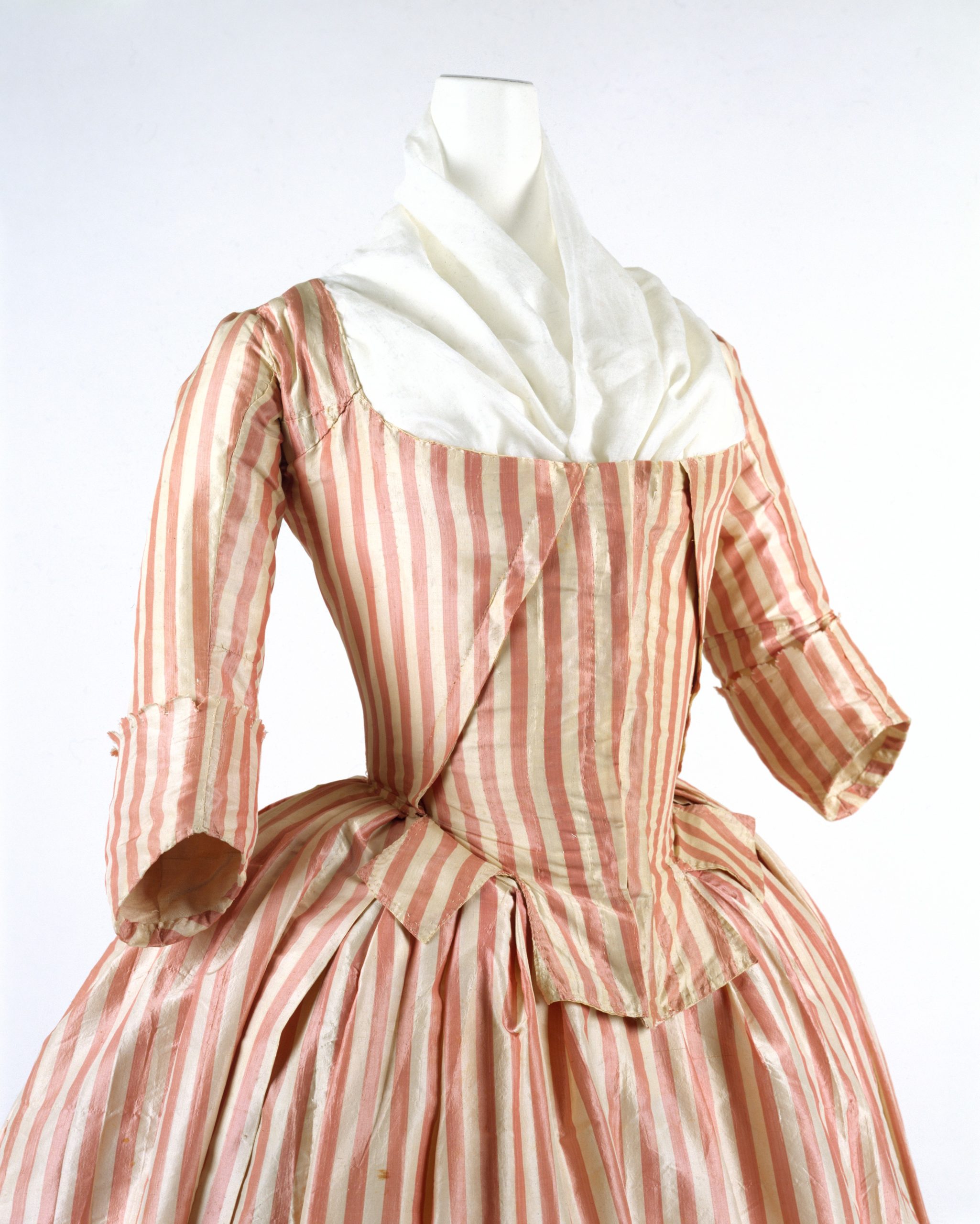 Robe à l'Anglaise, 1785–87, French, silk, Metropolitan Museum of Art, C.I.66.39a, b.jpg