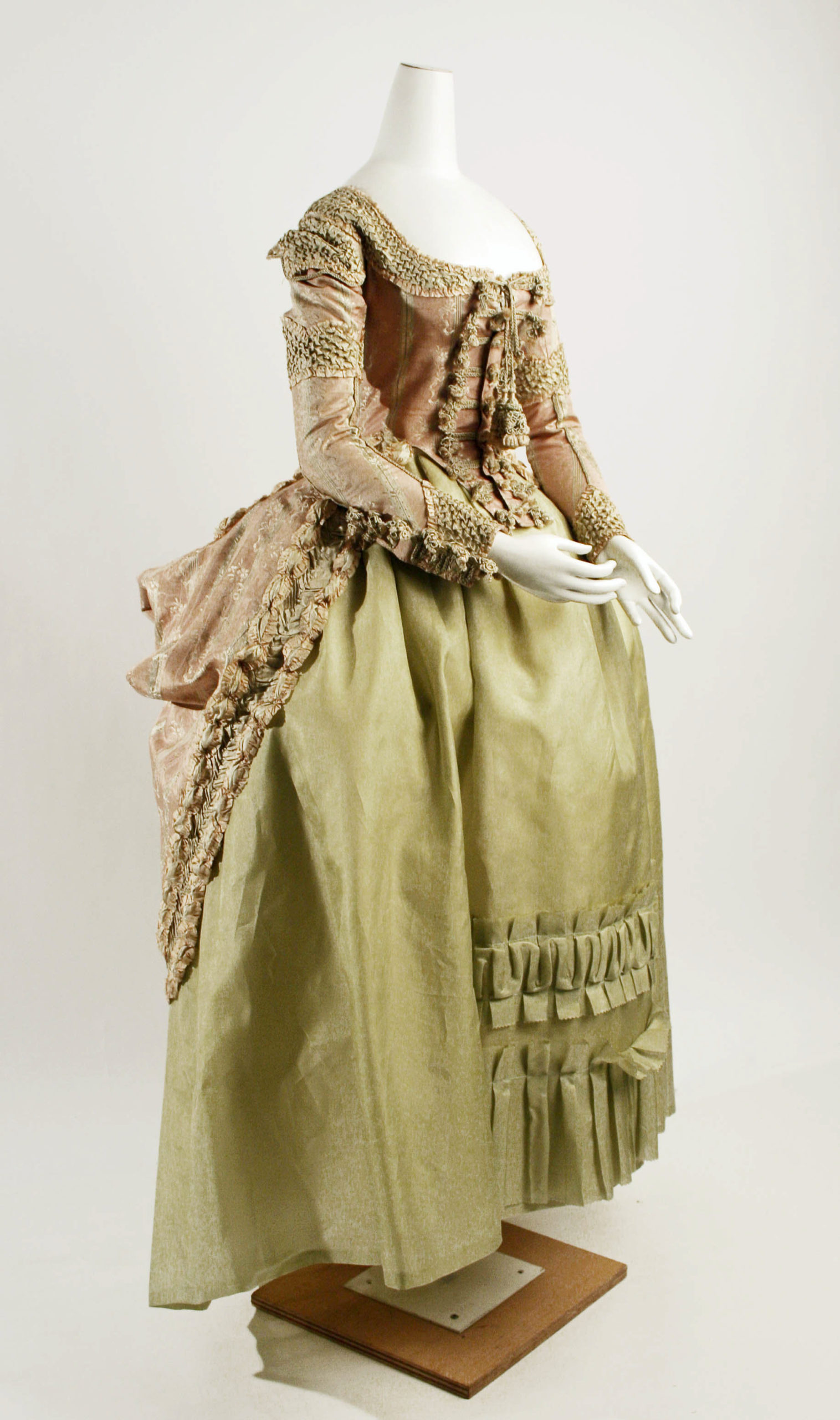 Dress, unaltered, 1778–80, French, silk, Metropolitan Museum of Art, C.I.60.40.3