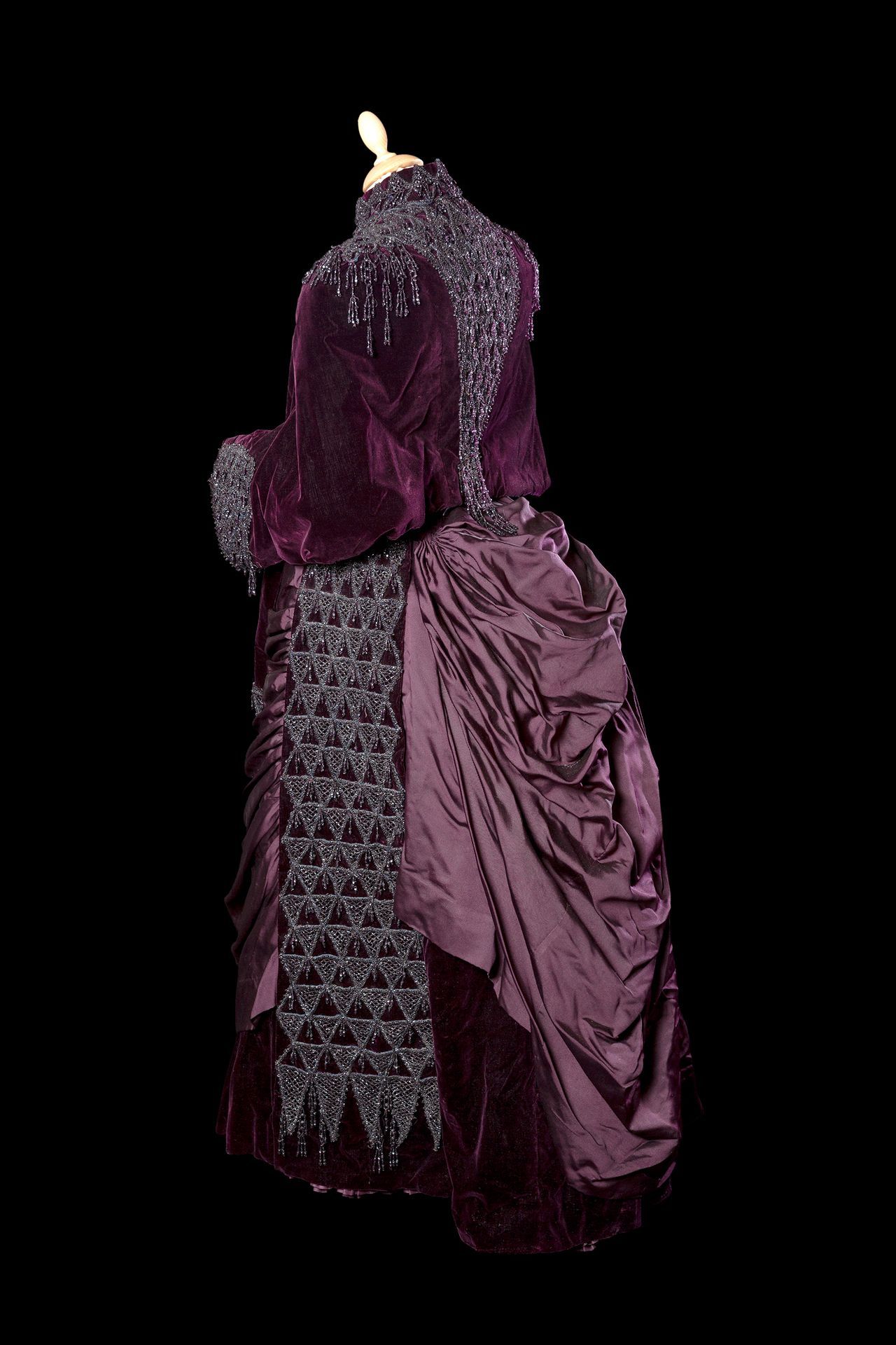 Visiting outfit, ca 1885, silk velvet & silk ottoman, sold by Tessier-Sarrou-et-Associes