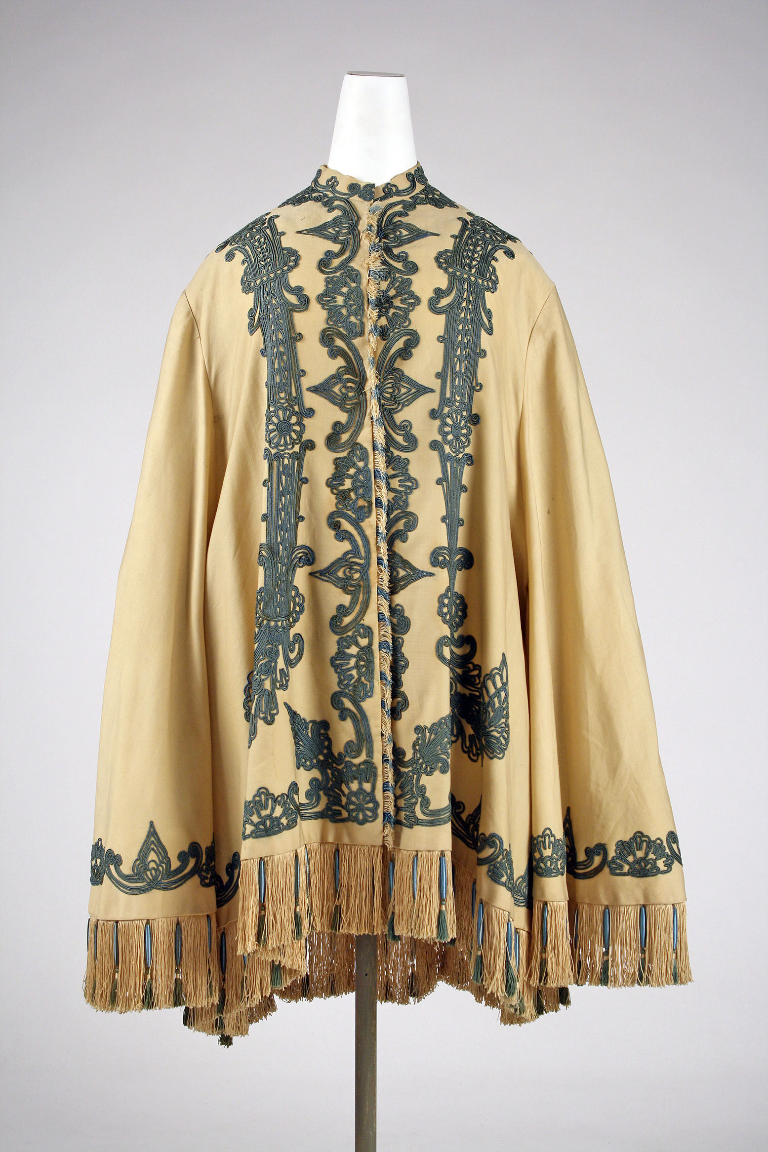 Dolman, 1860s, British, wool, Metropolitan Museum of Art, C.I.40.84