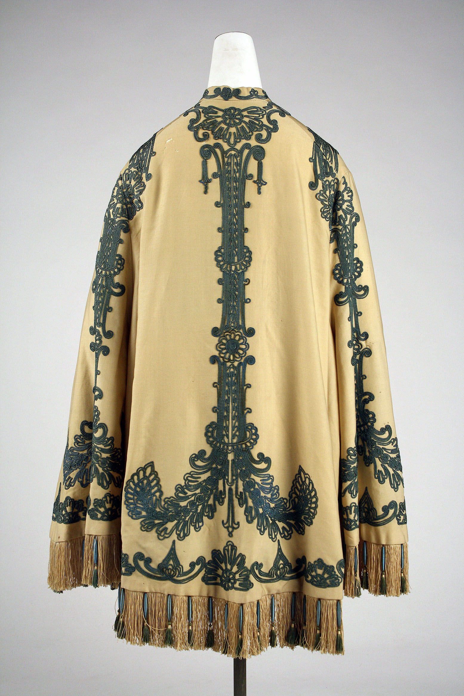 Dolman, 1860s, British, wool, Metropolitan Museum of Art, C.I.40.84