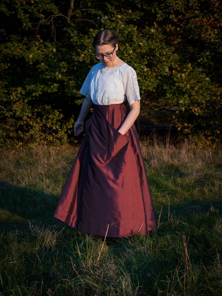 Lilah of @sew.lilah in the Scroop Patterns Seatoun Skirt scrooppatterns.com