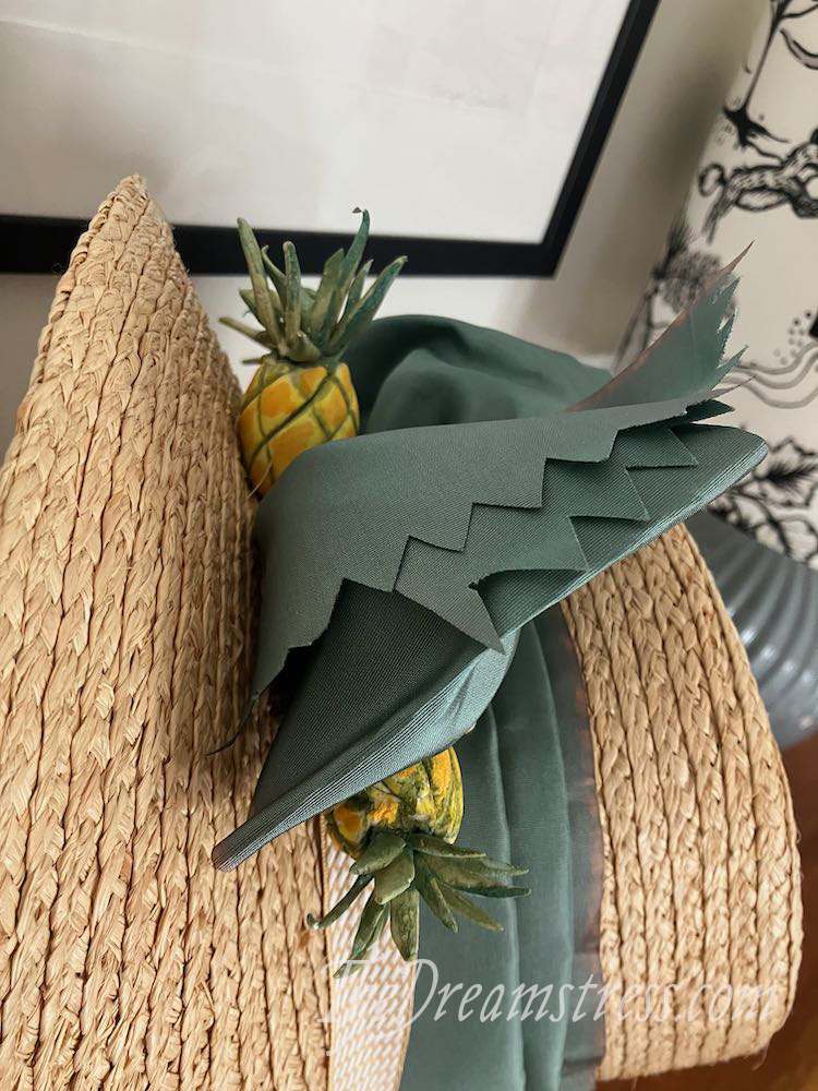 Bonnet a la Ananas thedreamstress.com