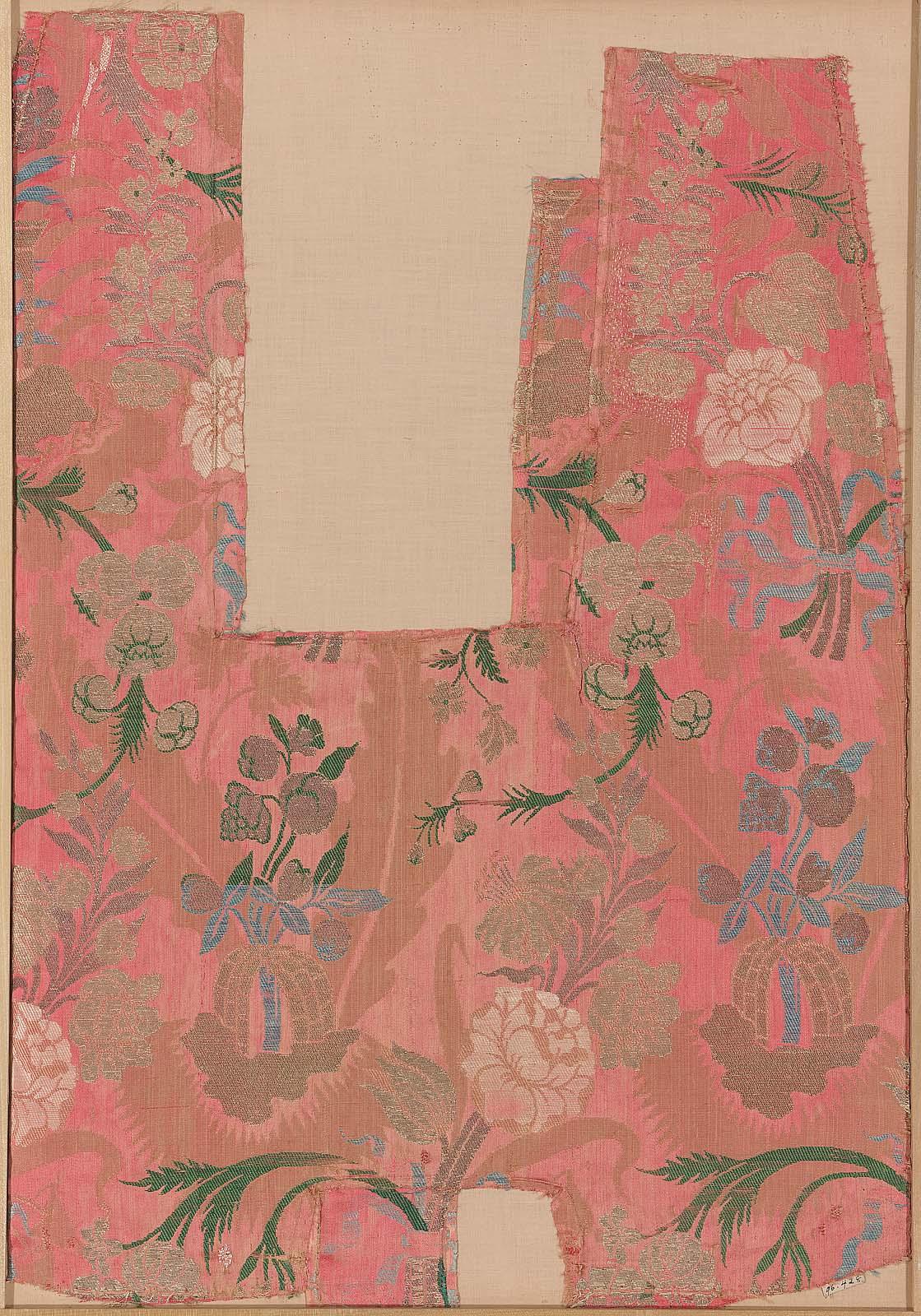 Brocaded silk, early 18th century, Continental Europe, MFA Boston 96.428