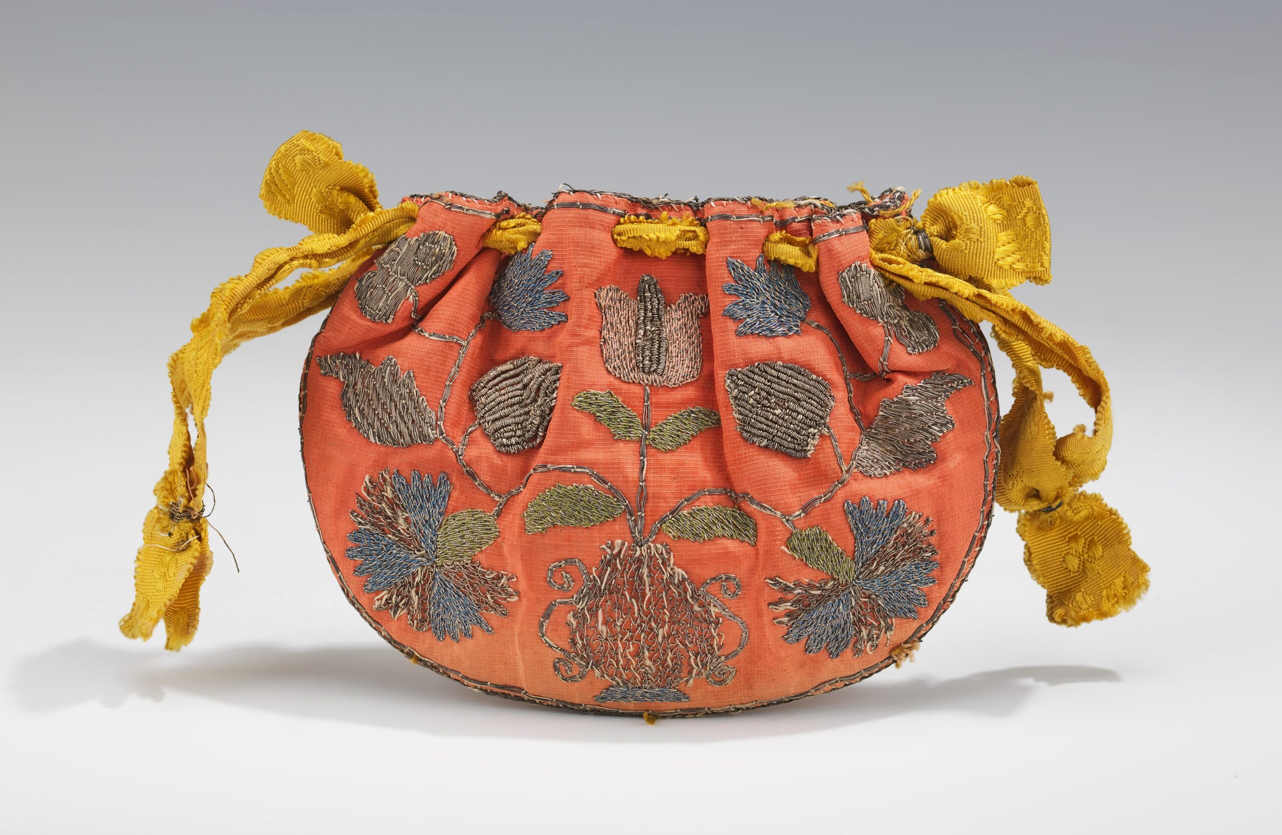 Pouch, early 18th century, Russian, silk, metal, Brooklyn Museum Costume Collection at The Metropolitan Museum of Art 2009.300.1723
