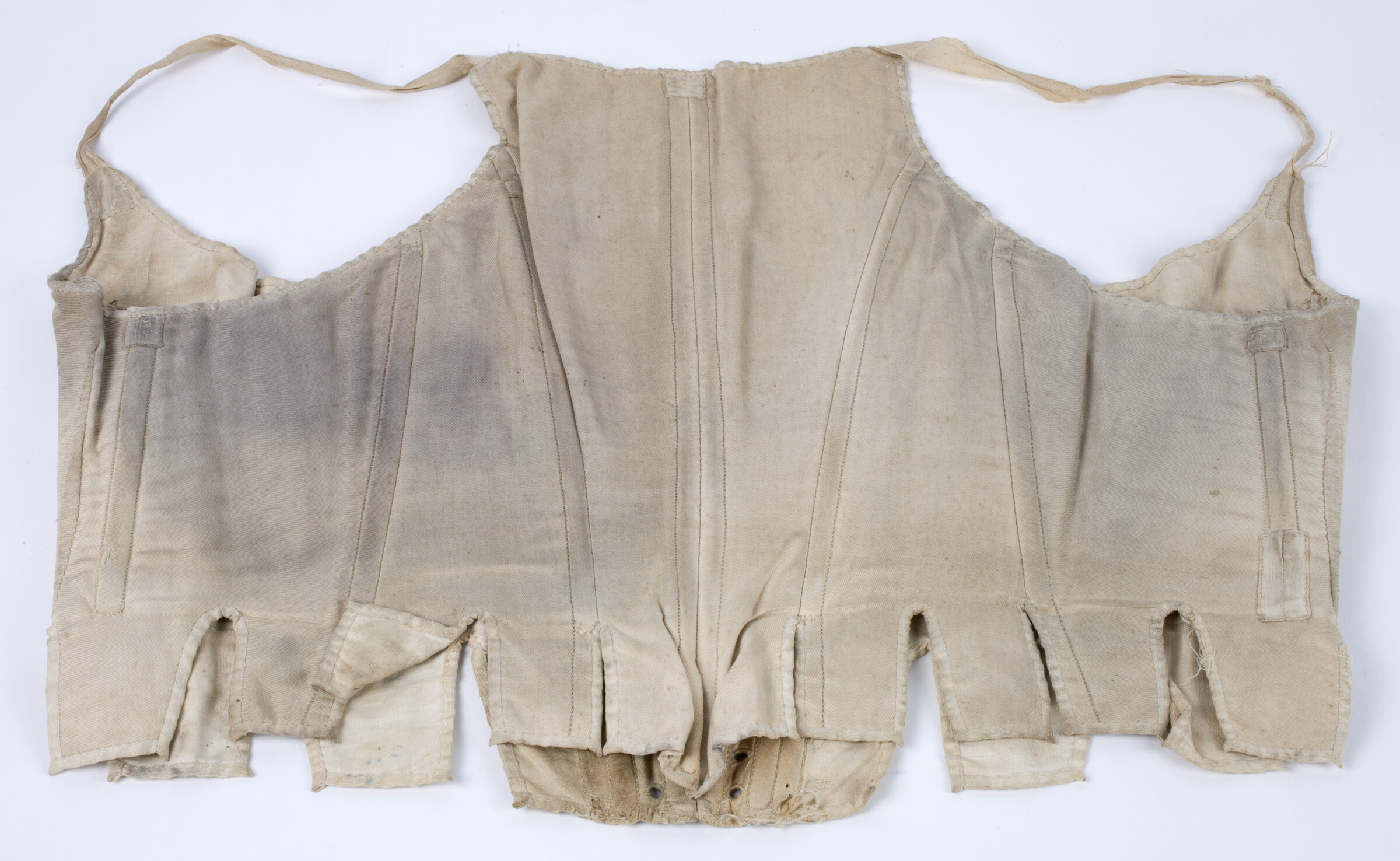 Bodice or stays, circa 1780s, Maryland Center for History and Culture. 10 bones.