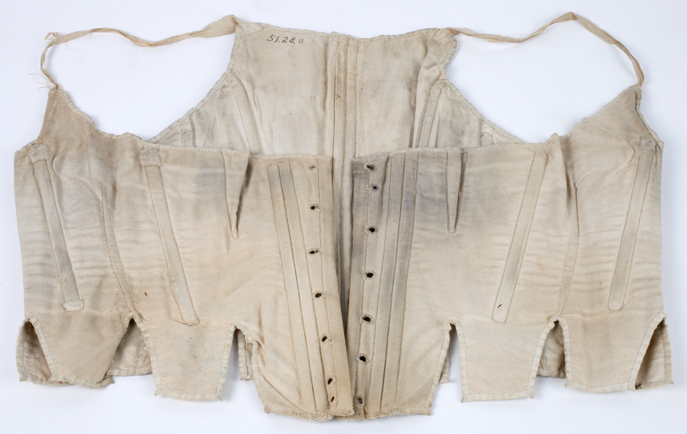 Bodice or stays, circa 1780s, Maryland Center for History and Culture. 10 bones.