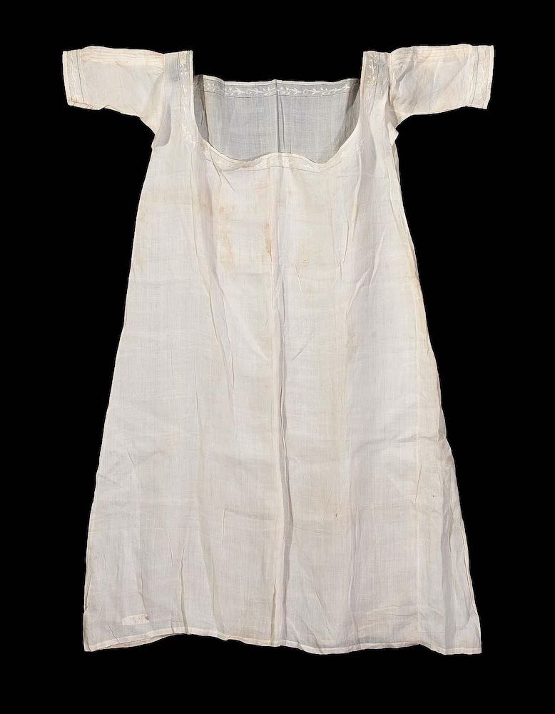 Woman's shift, linen, Mehetable Stoddard Sumner (Welles) (1784-1826), about 1821, Museum of Fine Arts Boston, 49.898